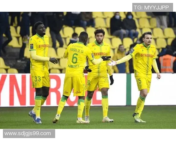 巴约纳与南特的激烈对决展现法甲球队的实力与魅力 巴约纳与南特的激烈对决展现法甲球队的实力与魅力